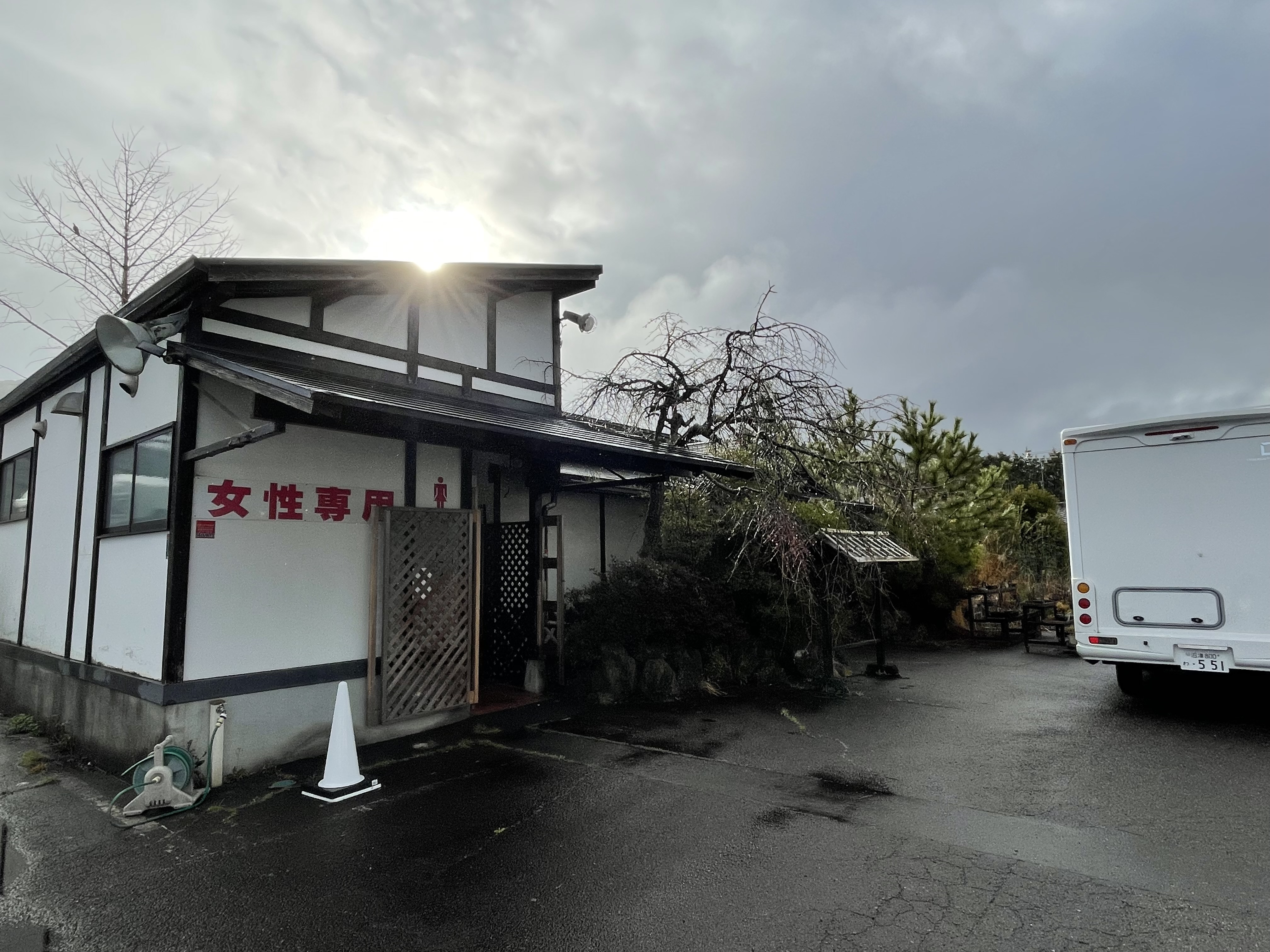 代官